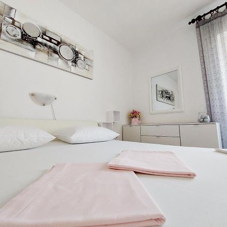 Apartment Eli พาก ภายนอก รูปภาพ
