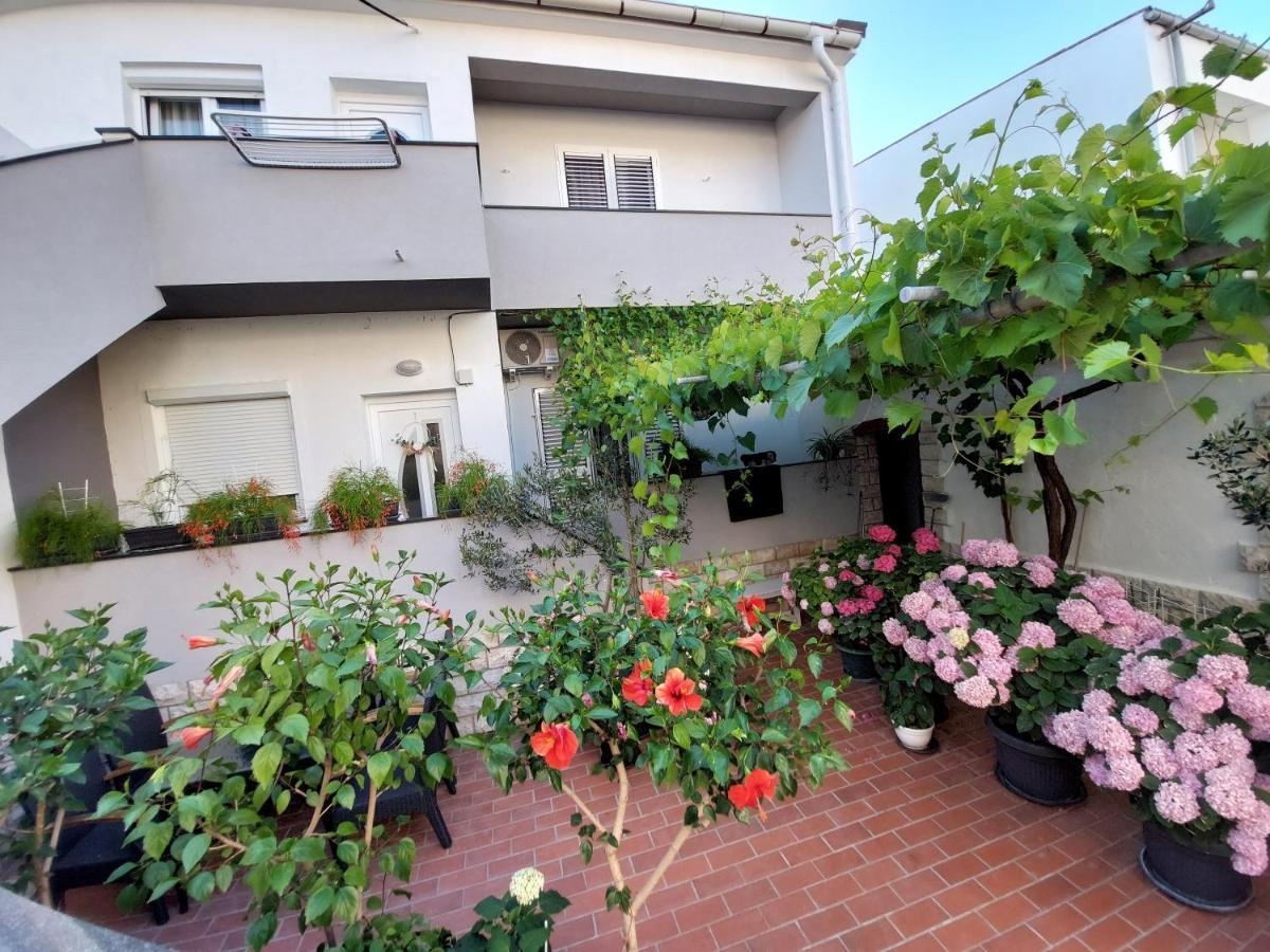 Apartment Eli พาก ภายนอก รูปภาพ